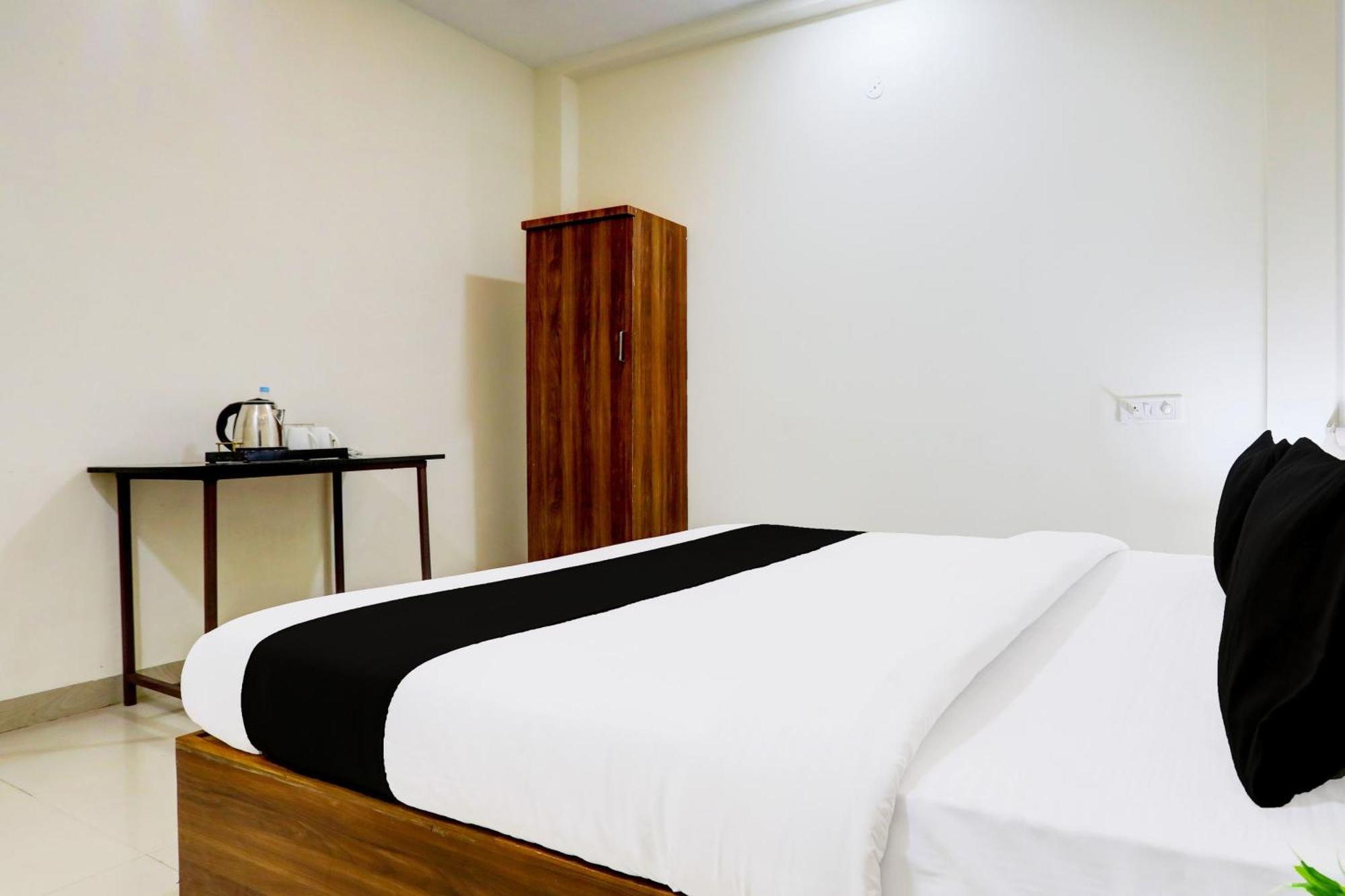 Hotel O Sb 47 Indore Luaran gambar
